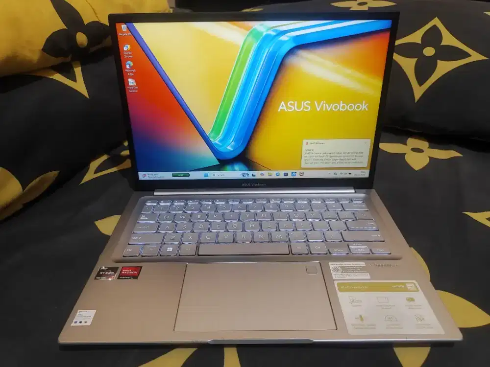 Asus m1405ya ryzen 7 7730 16/512GB