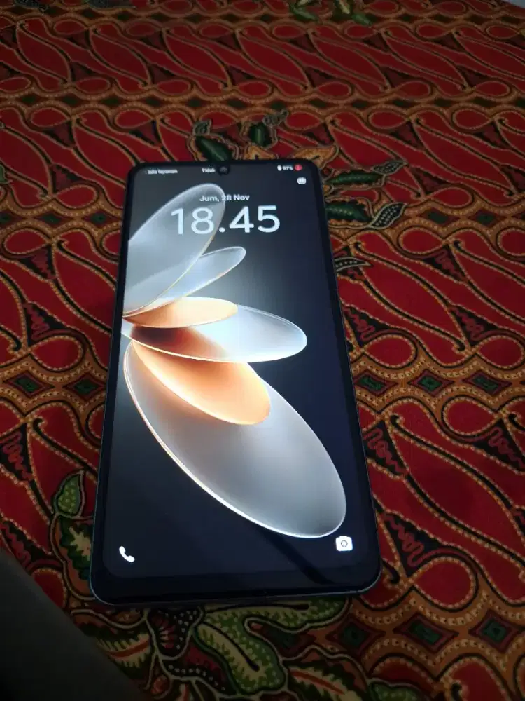 Vivo V27e (Ram 8 + Rom 256)