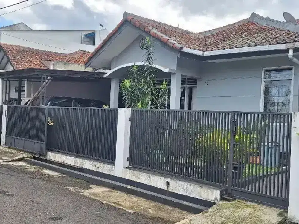 DIJUAL CEPAT RUMAH DI GEGERKALONG AREA CIWARUGA SETIABUDI DEKAT POLBAN