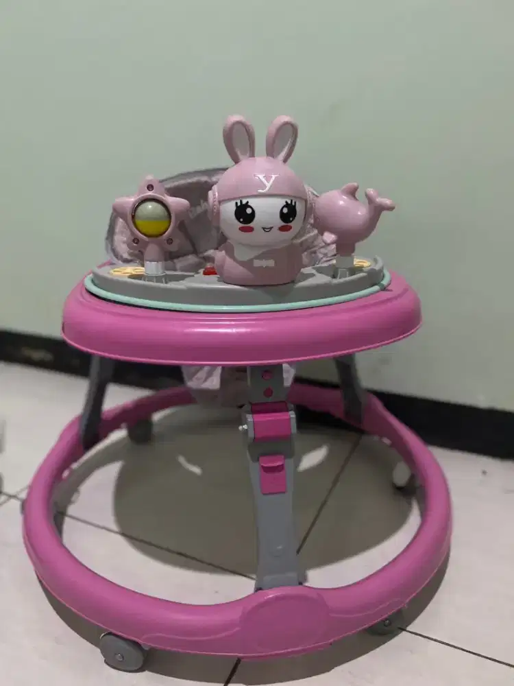 Sepeda Bulat Anak/bayi merk Happyee baby walker