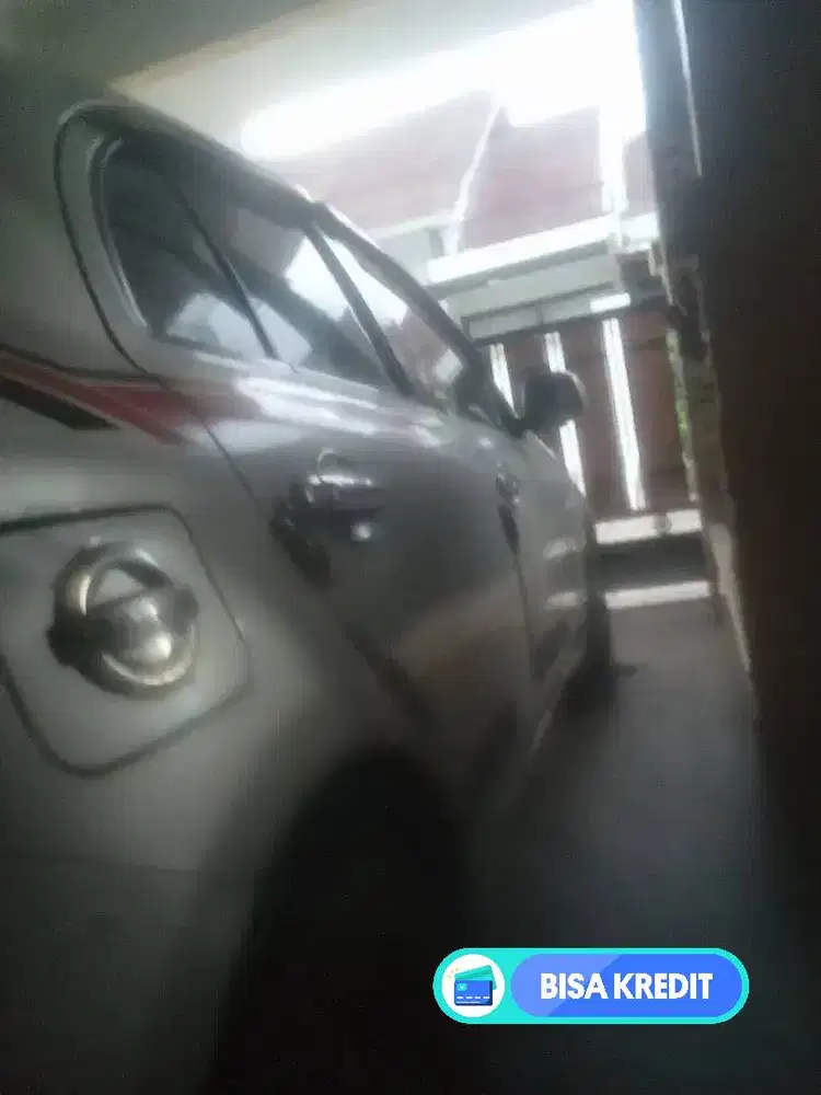 Dijual mobil bekas Nissan march