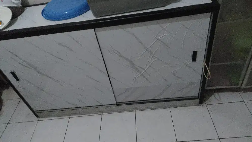 Etalase bekas pakai stiker 1,5 m