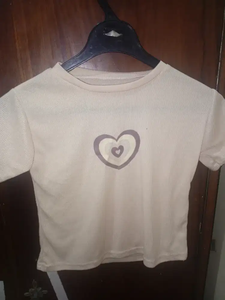 Baju crop top love HSC 2025