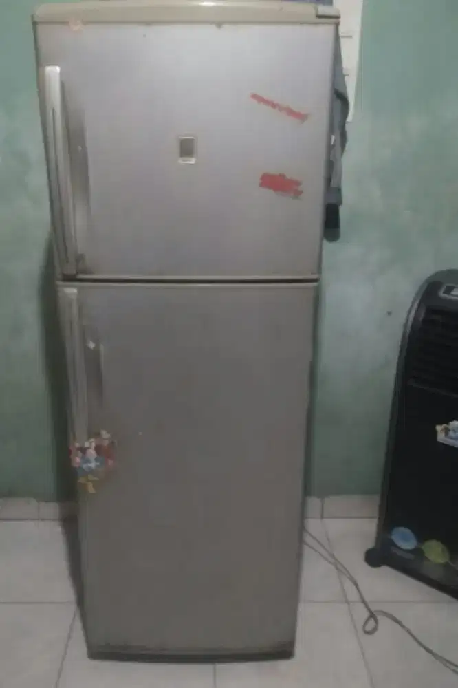 kulkas 2 pintu merk sanyo