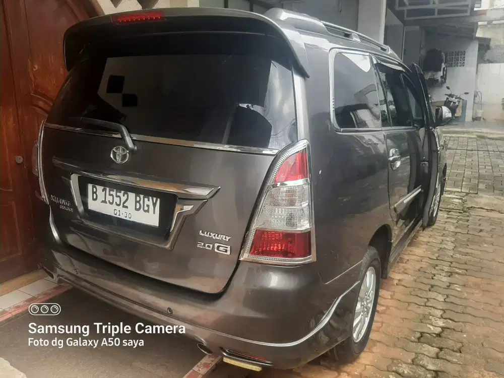 Toyota Kijang Innova 2011 Bensin