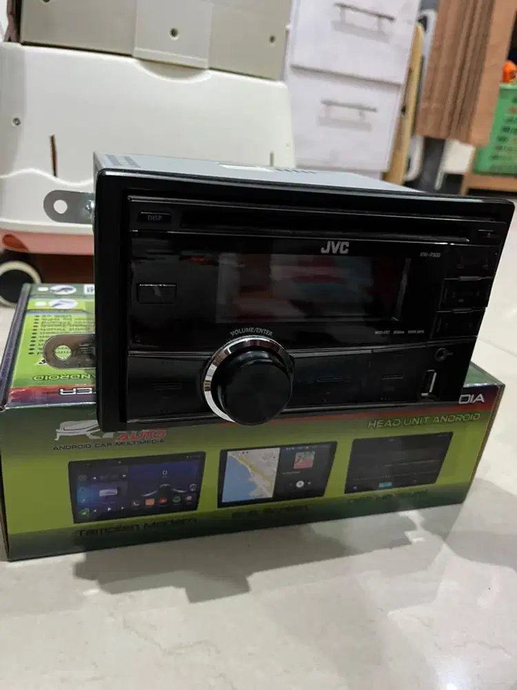 Head unit JVC mobilio