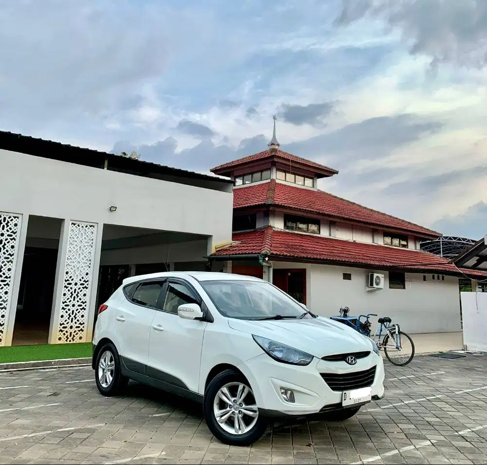 Hyundai Tucson 2.0 AT 2011 Matic Putih NO PR Dp20JT 2013