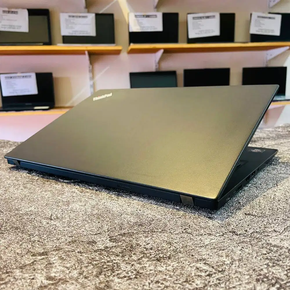 LAPTOP LENOVO THINKPAD T495S // RAM16 // RADEON GRAPHIC(2GB)