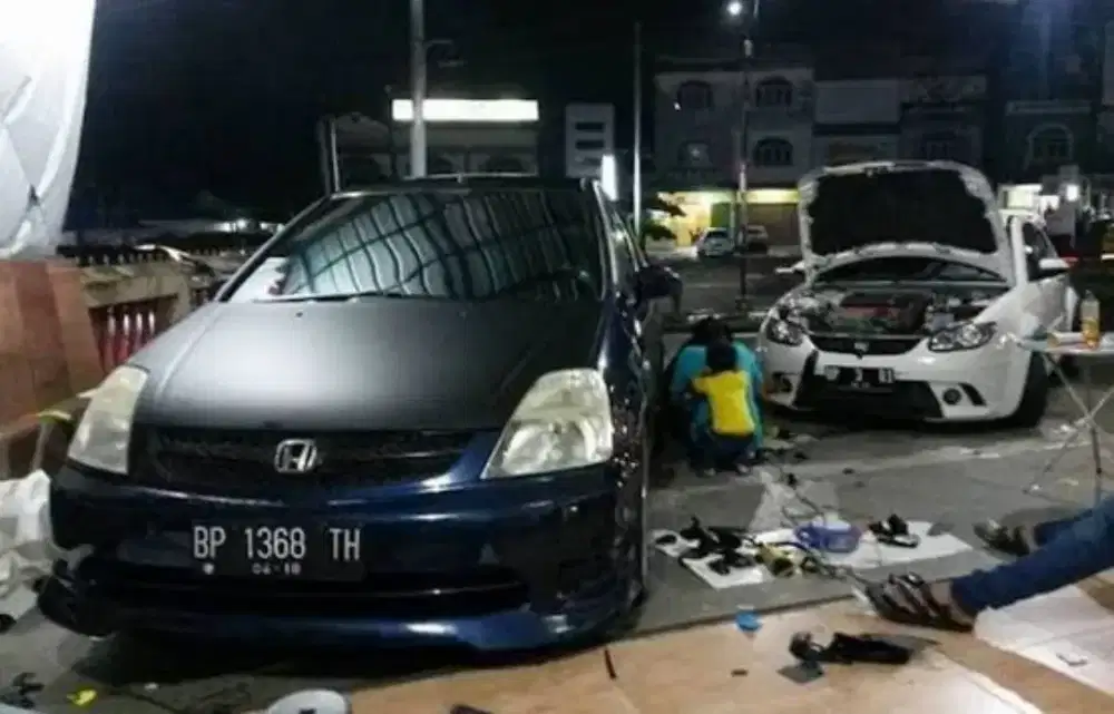 Wraping sticker full boddy mobil