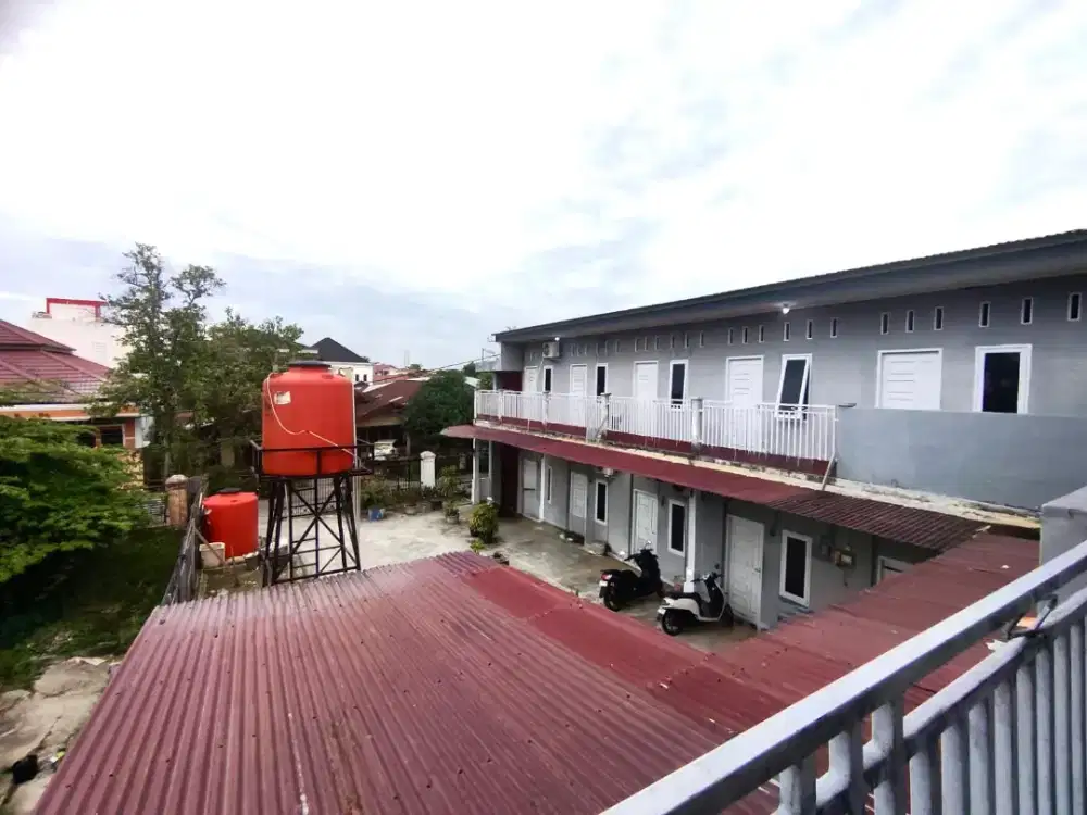 DIJUAL KOS KOSAN 18 KAMAR 2 LANTAI LOKASI STRATEGIS