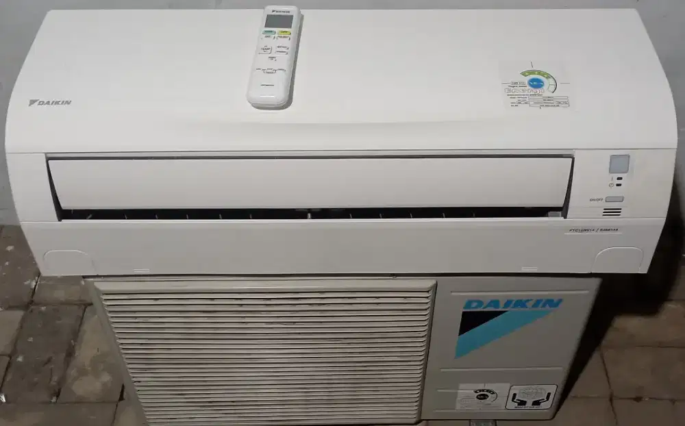 Ac daikin 1/2 pk thailand / garansi