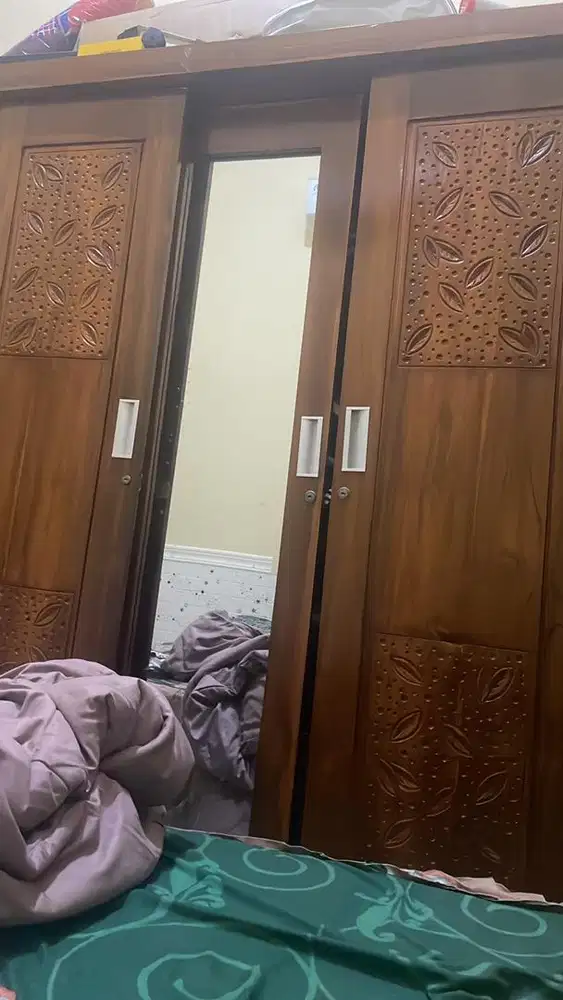 Dijual lemari 3 pintu