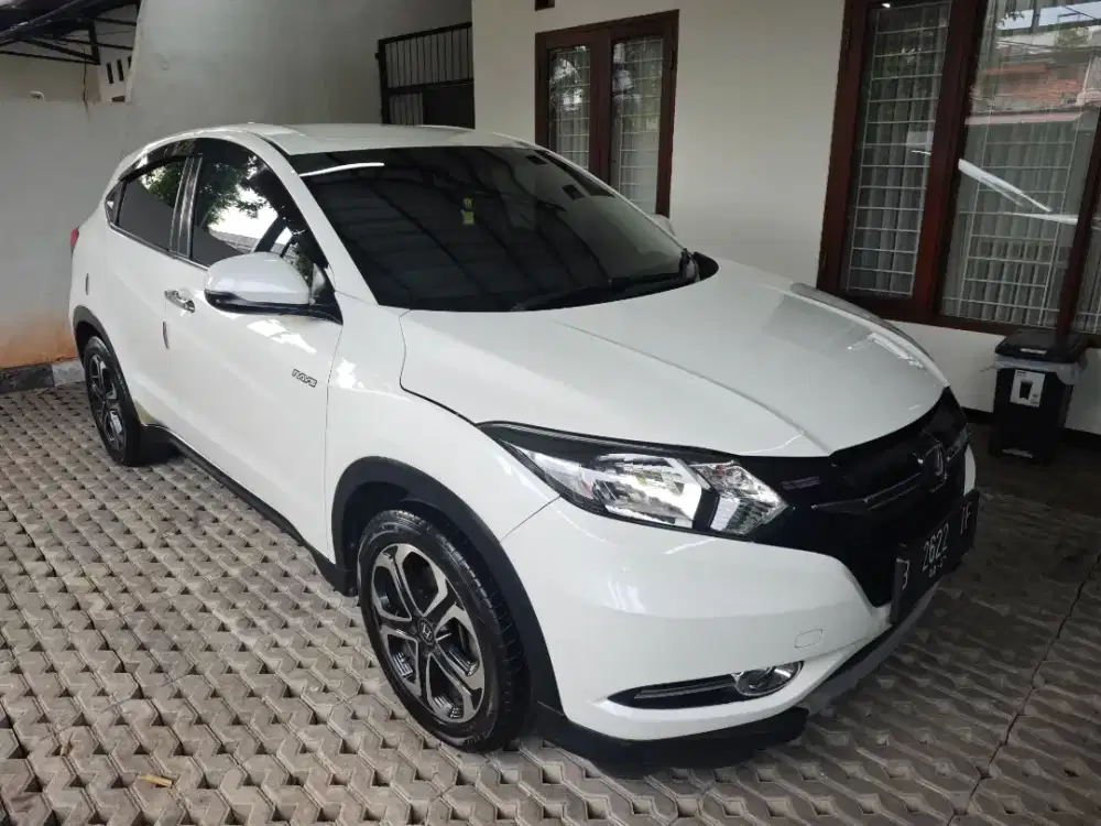HONDA HRV 1.5 E AT 2017 PUTIH