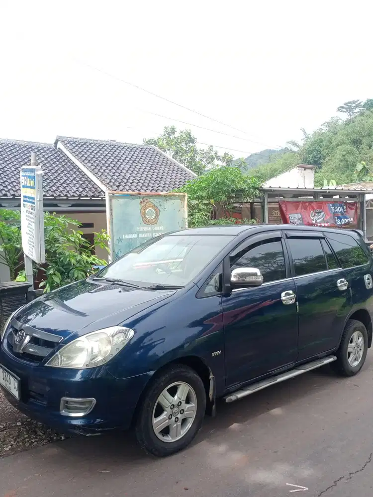 Toyota Kijang Innova 2005 Bensin
