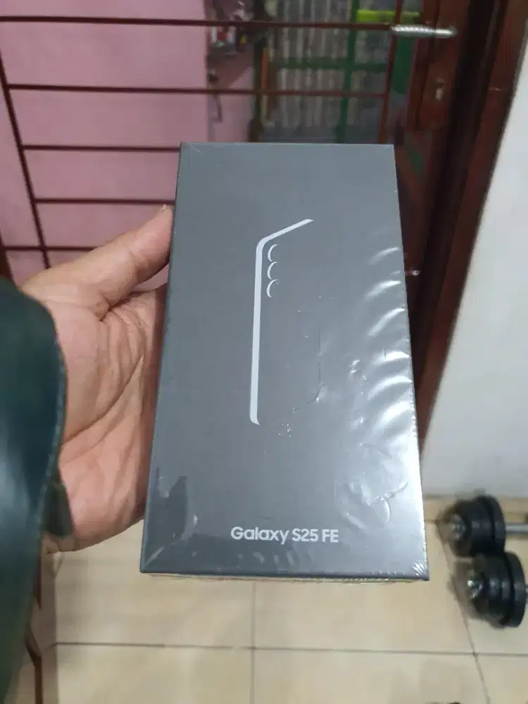 Samsung galaxy s25 FE 8/256 jetblack garansi sein 1 tahun