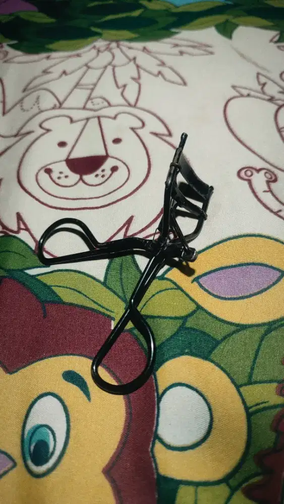 EYELASHES CURLER