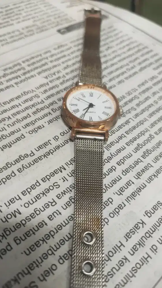 Jam tangan wanita