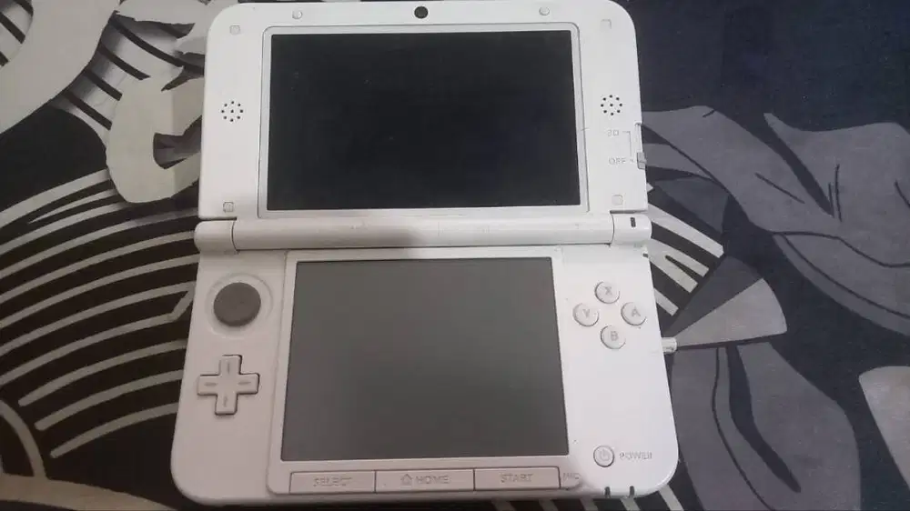 Nintendo 3DS Old Putih – Kondisi Bagus – 64GB – Siap Pakai – Bandung