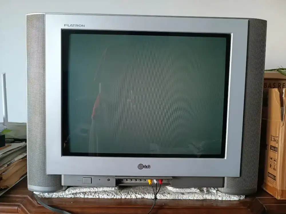 TV tabung bekas, LG, 21 inch, model no. RT-21FA32