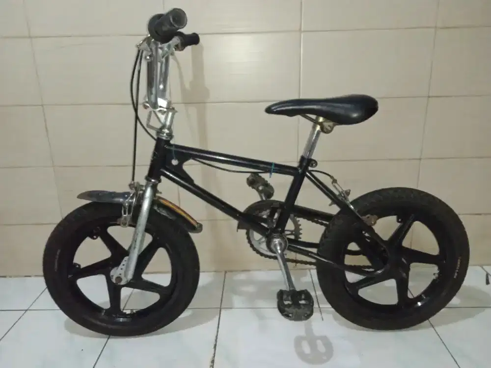 Sepeda bmx old school lucky five