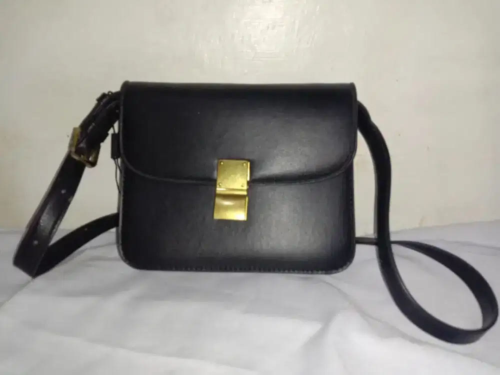 Tas Selempang wanita warna hitam bagus - HSC 2025