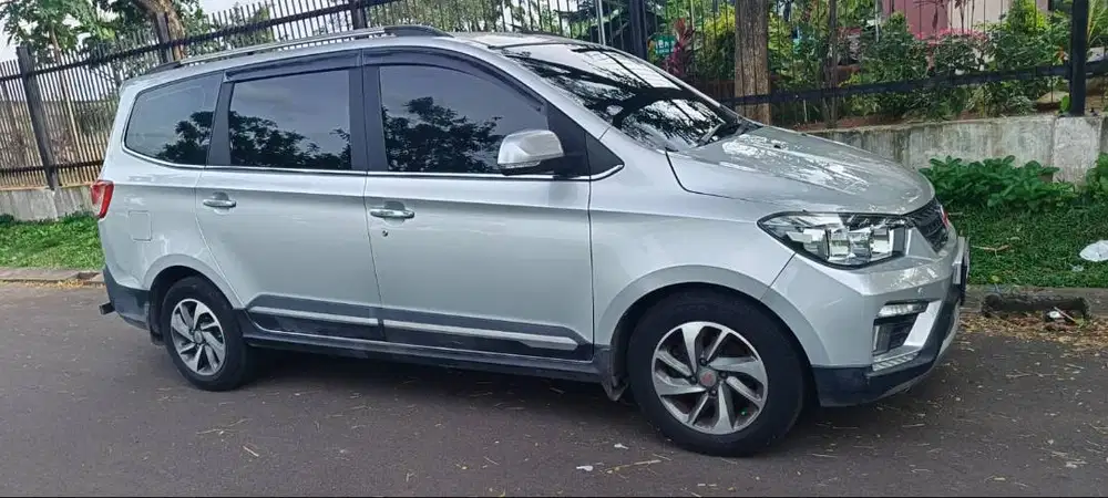 Dijual Wuling Cpnfero S type L Lux Captain Seat (2017)