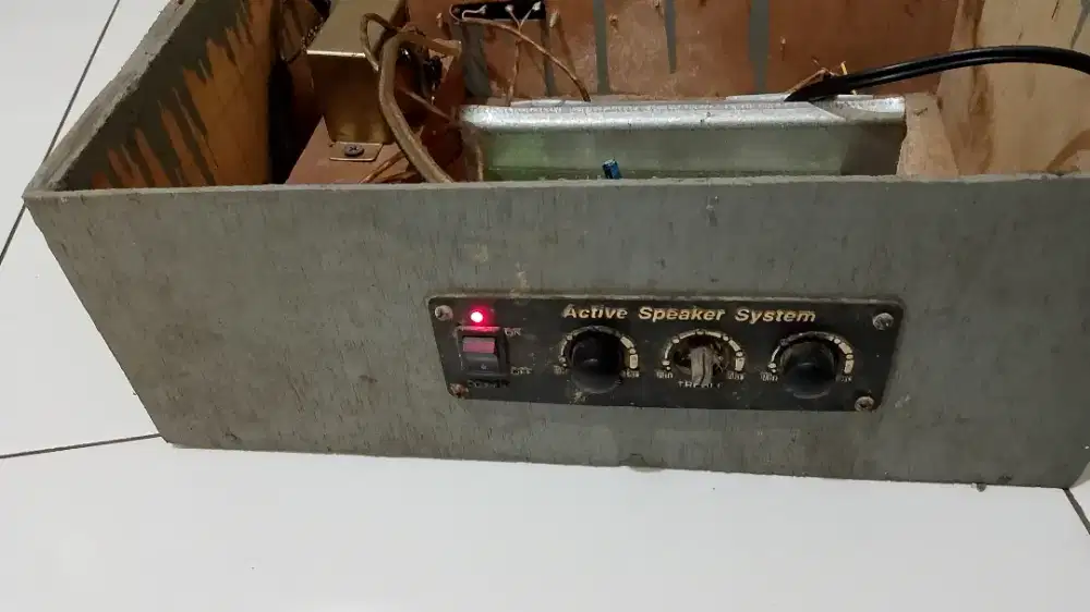 Ampli bekas speaker aktif