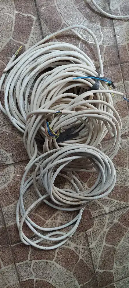 Kabel listrik NYM, 3 x 2,5 mm.