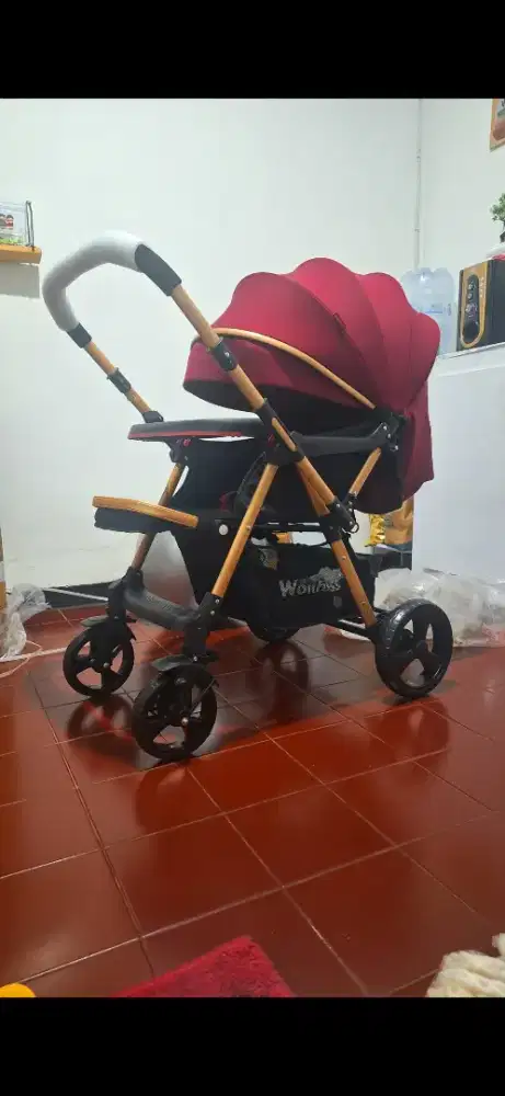 STROLLER PRELOVED, DIJUAL SECEPATNYA, KONDISI BAGUS LIKE NEW
