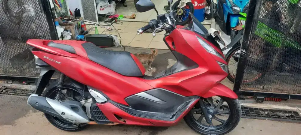 Di jual cepat honda PCX Merah