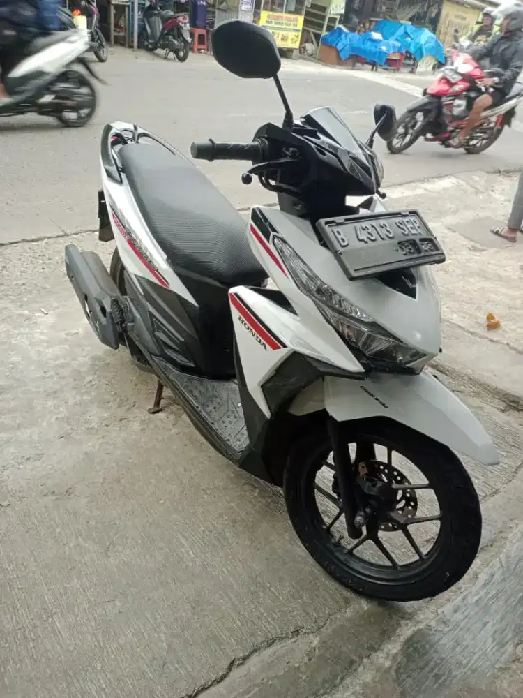 Dijual cepat HONDA VARIO LED 125 CC OLD ORIGINAL