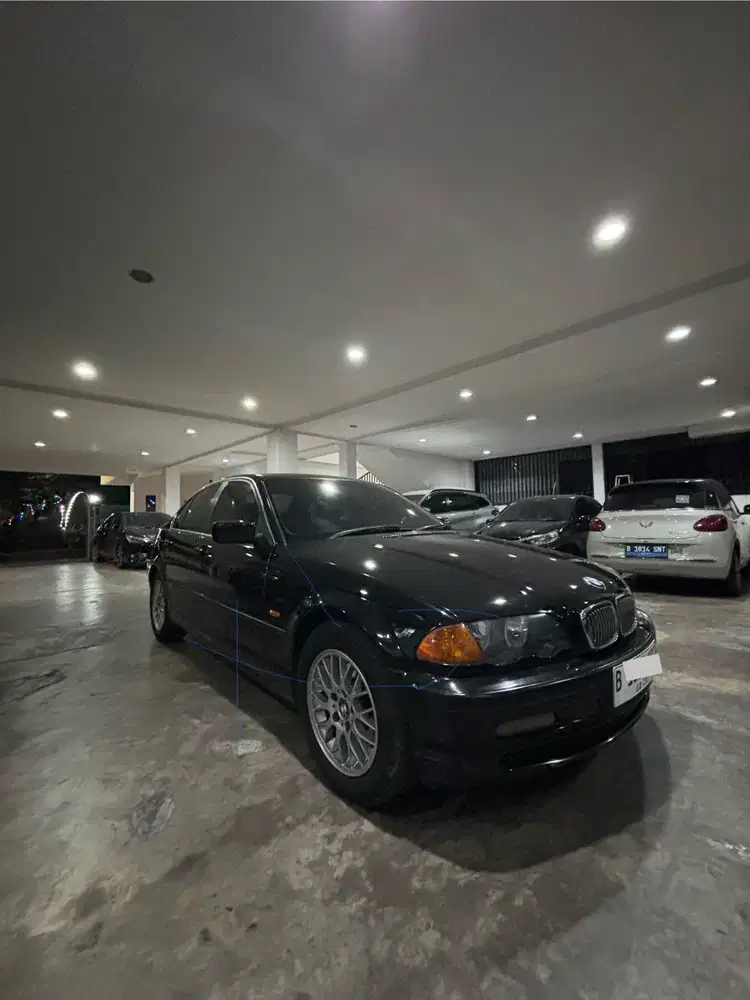 BMW 325i 2002 Bensin