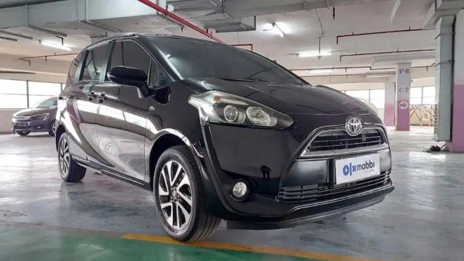 Pajak Panjang TDP 8JT Toyota Sienta 1.5 V Bensin-AT 2017 Hitam