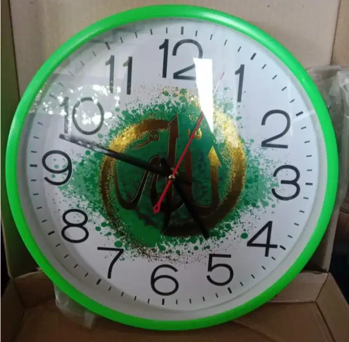 jual jam dinding masih bagus fungsi nya