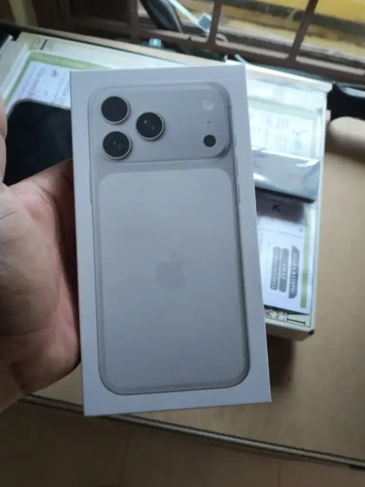 iPhone 17 Promax Silver 512GB