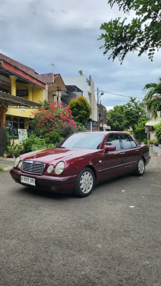Mercy new eyes w210 e320 avantgarde red 1996 matic mercedes benz