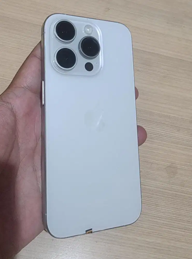 Iphone 15 pro 256 white