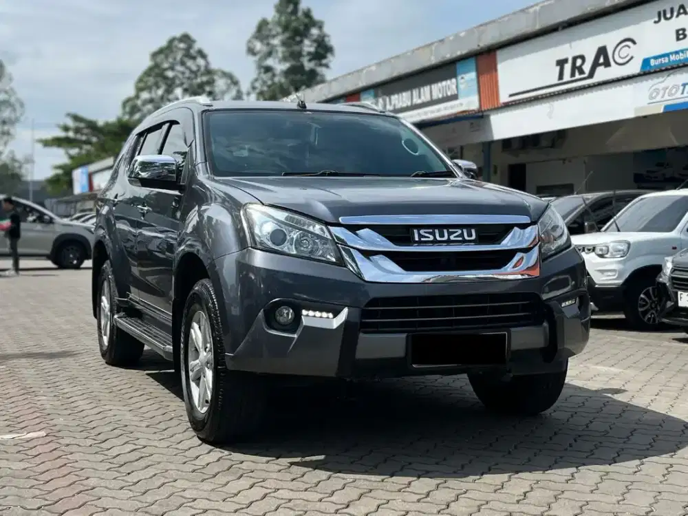 HARGA TERMURAH!! ISUZU MUX 2.5 DIESEL MATIC 2017 ABU- ABU KM 154RB