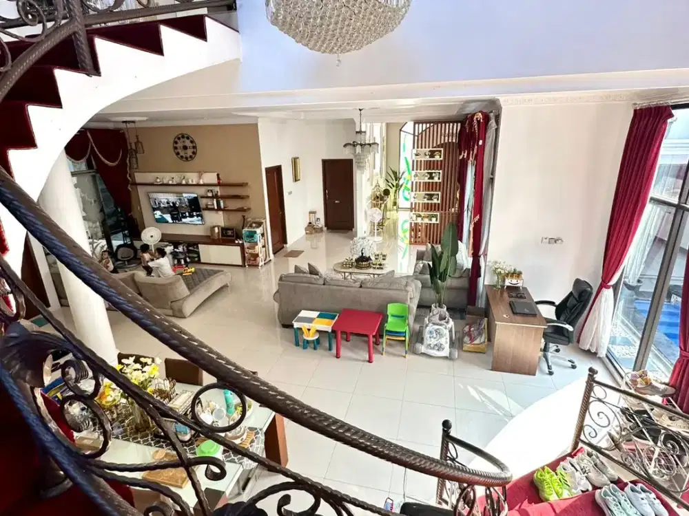 Rumah Sultan 2 Lt FULL FURNISHED di Gondang Timur Bulusan dekat UNDIP