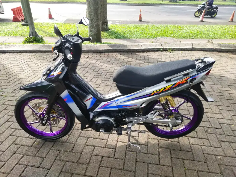 Yamaha F1ZR 1997 Ungu