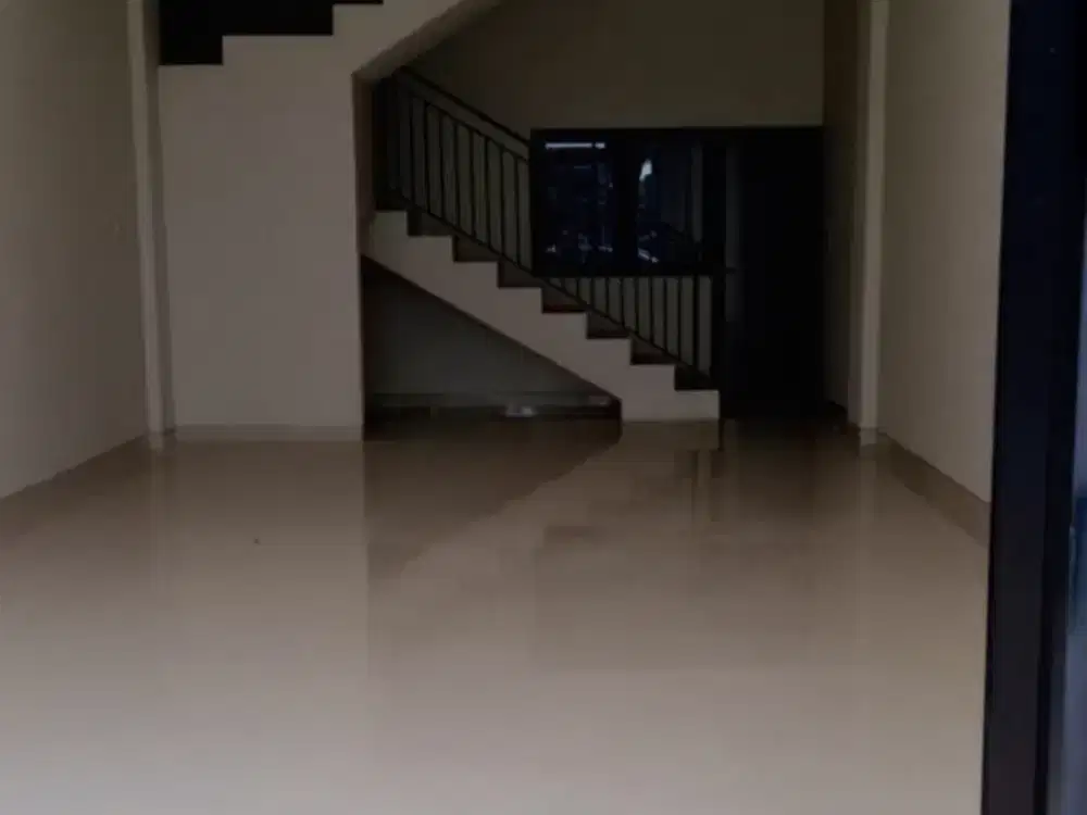 Ruko Easton Merr, Siap Lgs Ajb, Siap Pakai (Min 2 Thn)