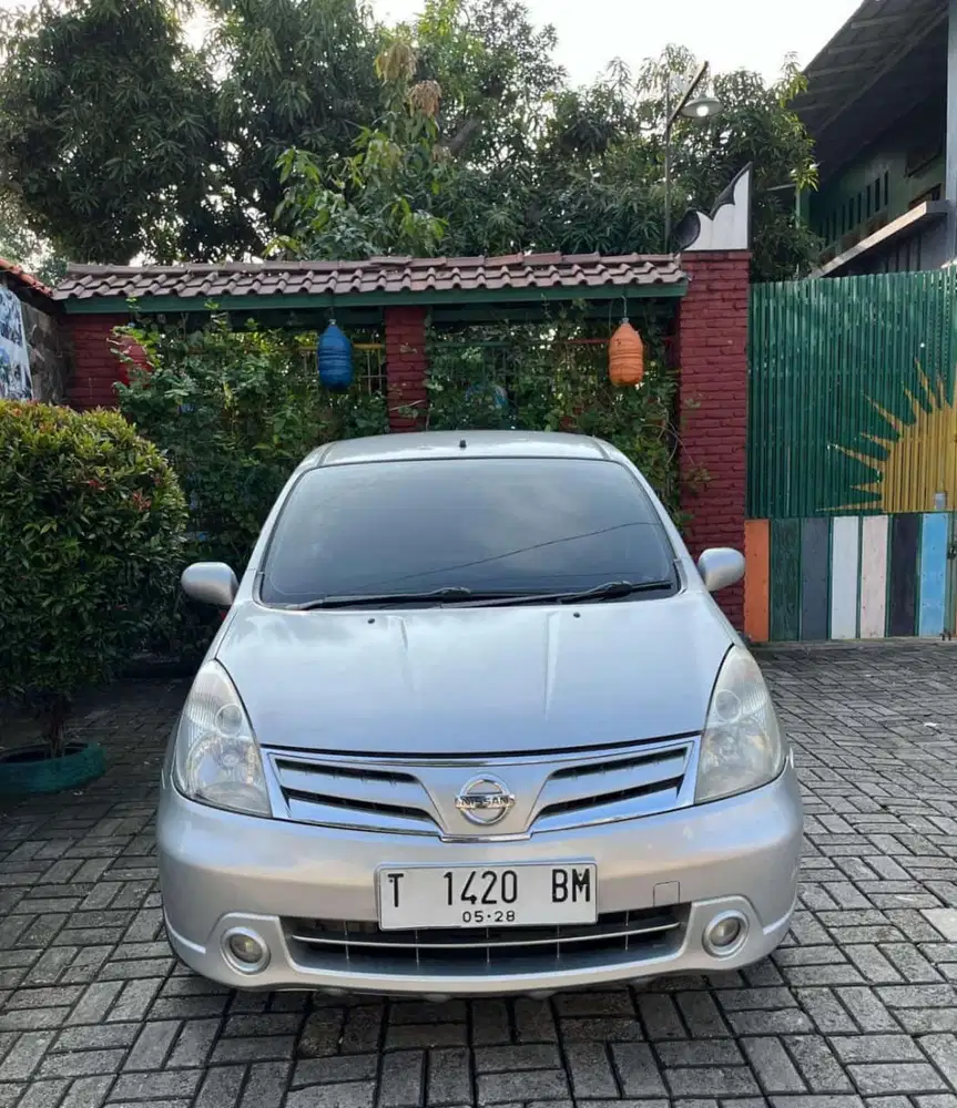 Nissan Grand Livina XV 2011 Manual (TANPA PERANTARA)