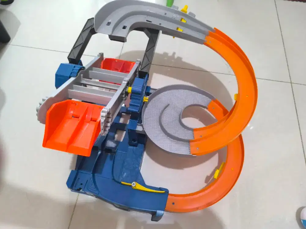 Dijual track mobil Hotwheels Factory Raceway mulus
