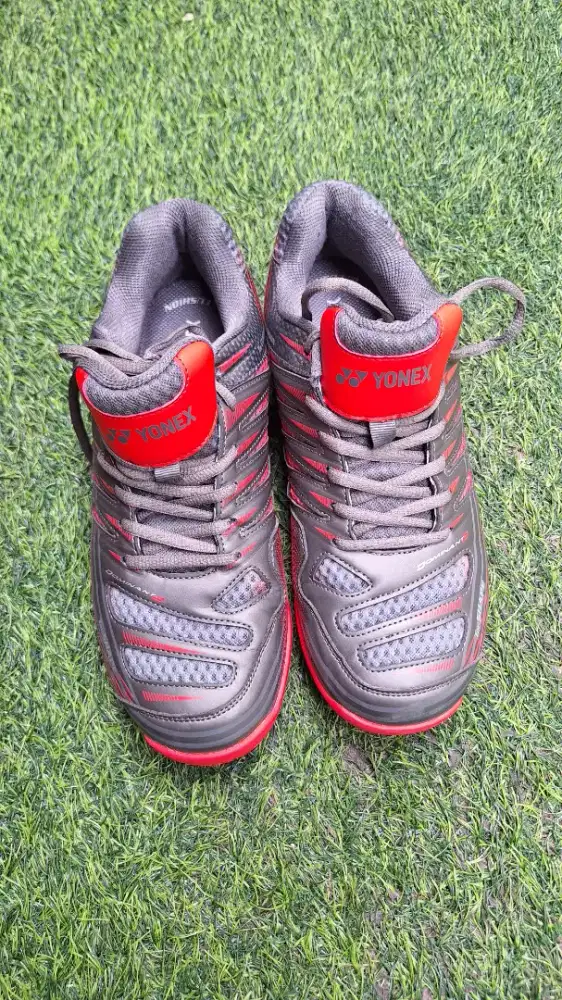 Sepatu Badminton Yonex 2, size 45