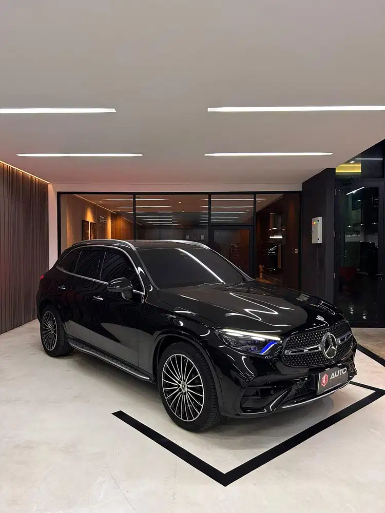 Mercedes Benz GLC300 AT 2025 Hitam Mercy Km1rb Nik 2024 B1092JJC
