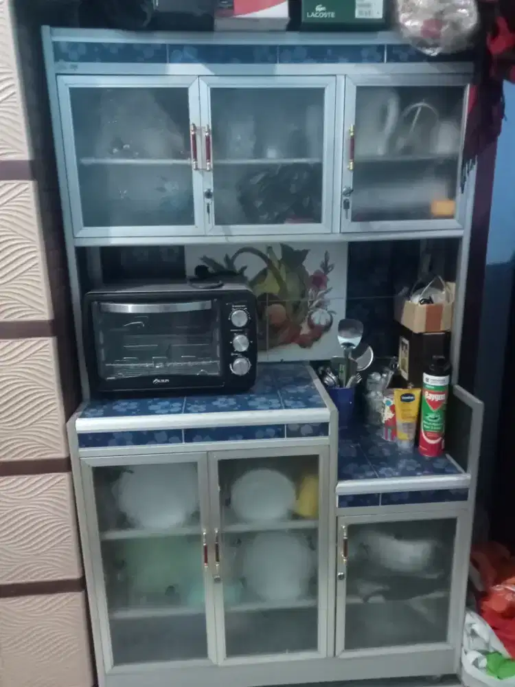 Lemari piring/lemari dapur