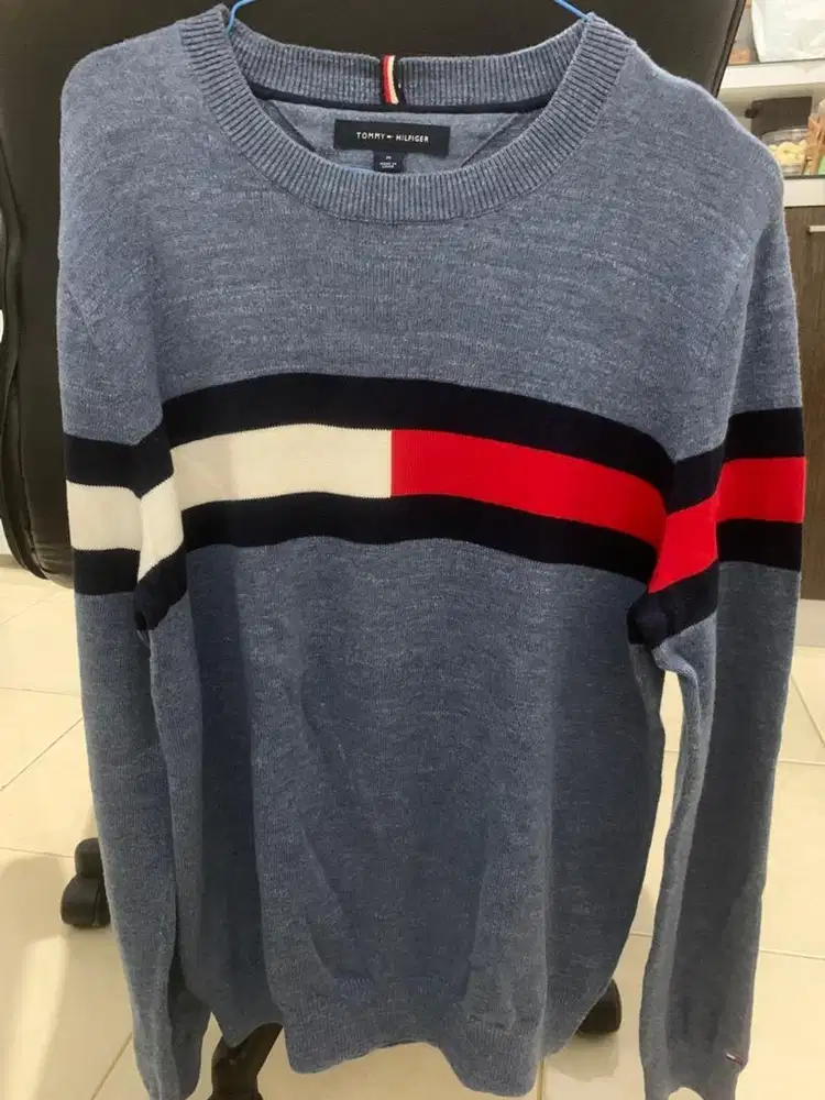 Jual aja atasan Tommy Hilfiger keren
