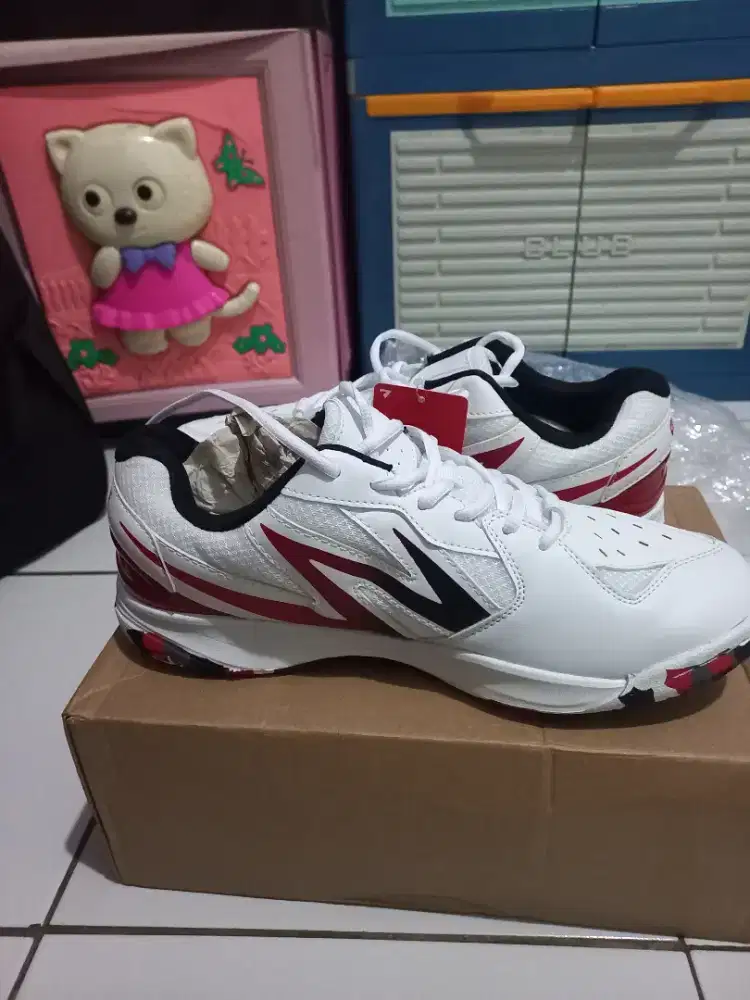 Sepatu badminton Eagle mirage