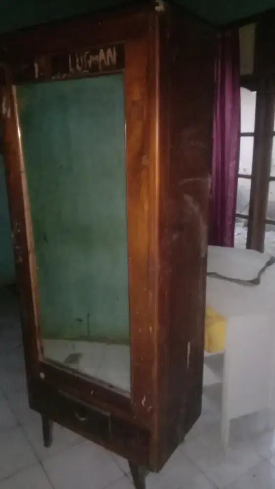 Lemari jati lawas/jadul kondisi masih bagus kokoh lok jatiasih