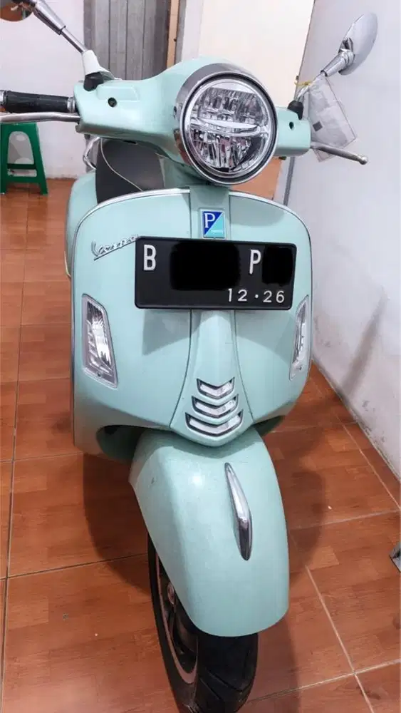 Vespa GTS 2021 green Istimewa